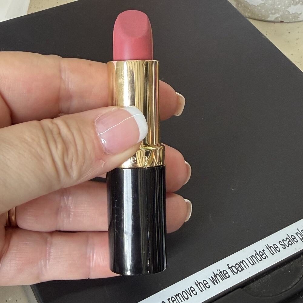 Elizabeth Arden Ceramide Ultra Lipstick in Breathless 17 New Discontinued
